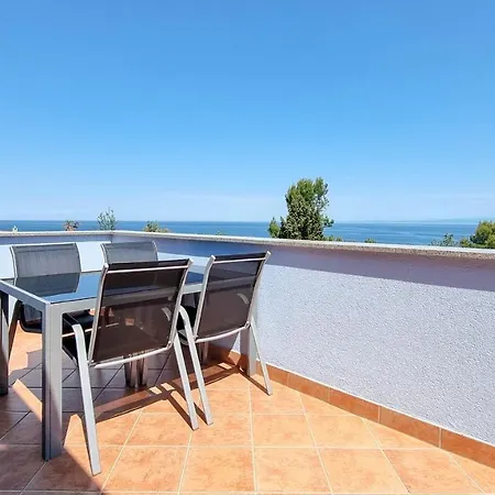 4 Apartament *